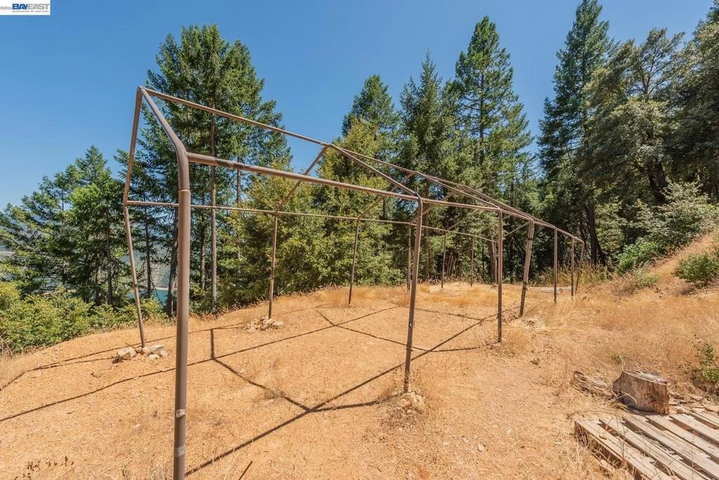 Photo of 190 Moore Gulch
