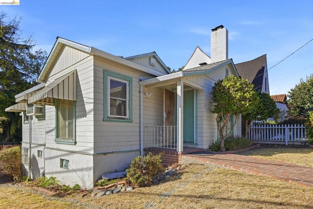 Photo of 2901 Sheffield Ave