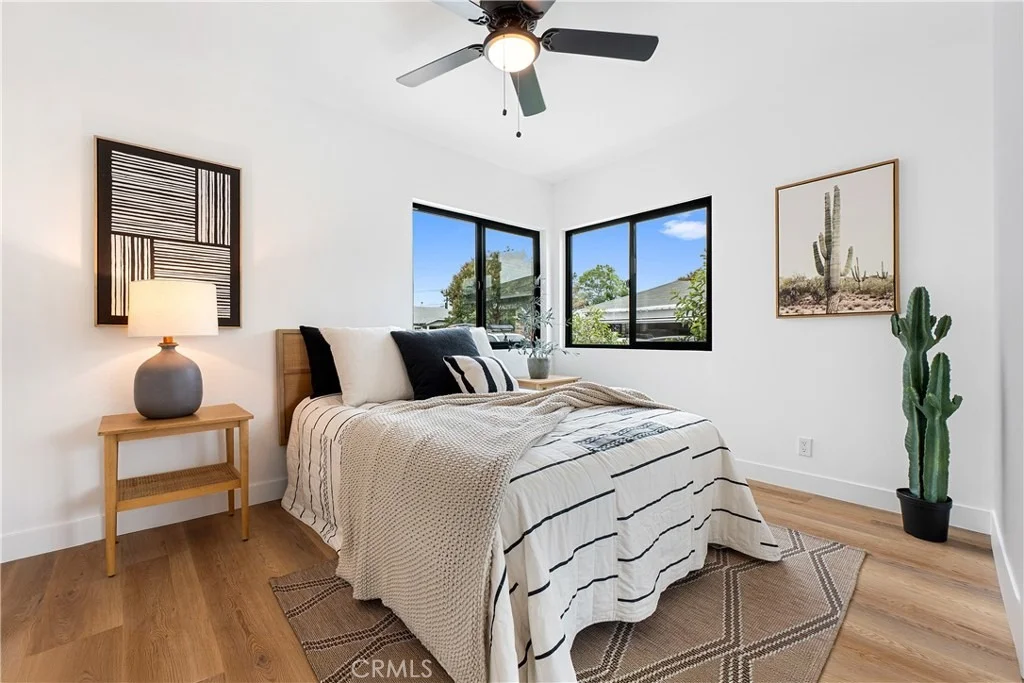 Photo of 4922 Columbia