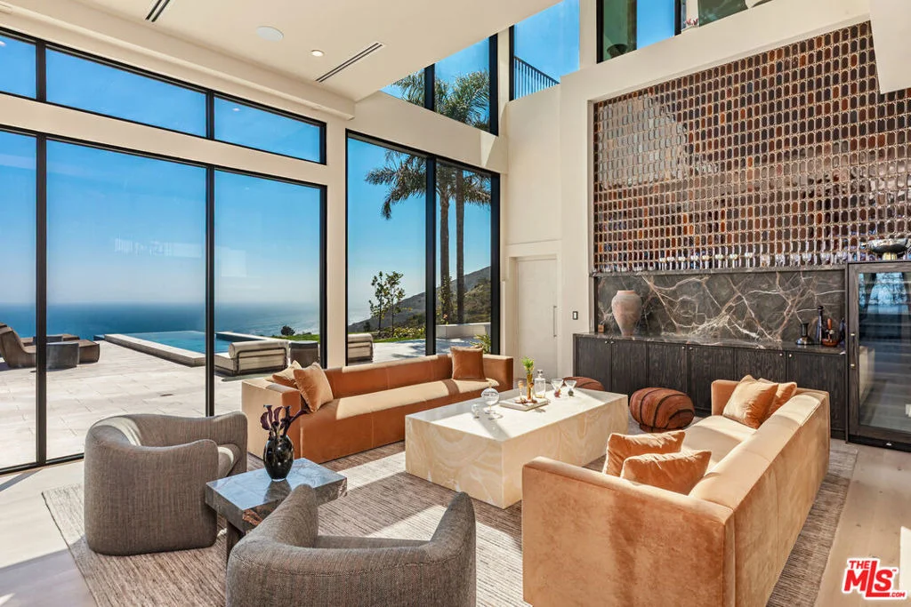 Photo of 4346 Avenida De La Encinal