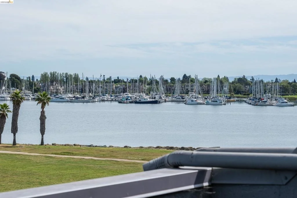 Photo of Unit 353 at 1 Embarcadero