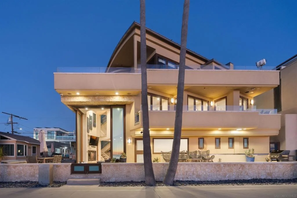 Photo of 3921 Ocean Front Walk