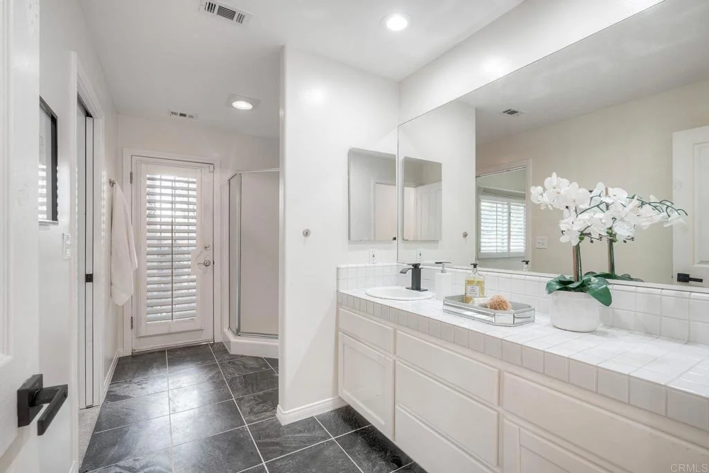 Photo of 2039 E Mission Road