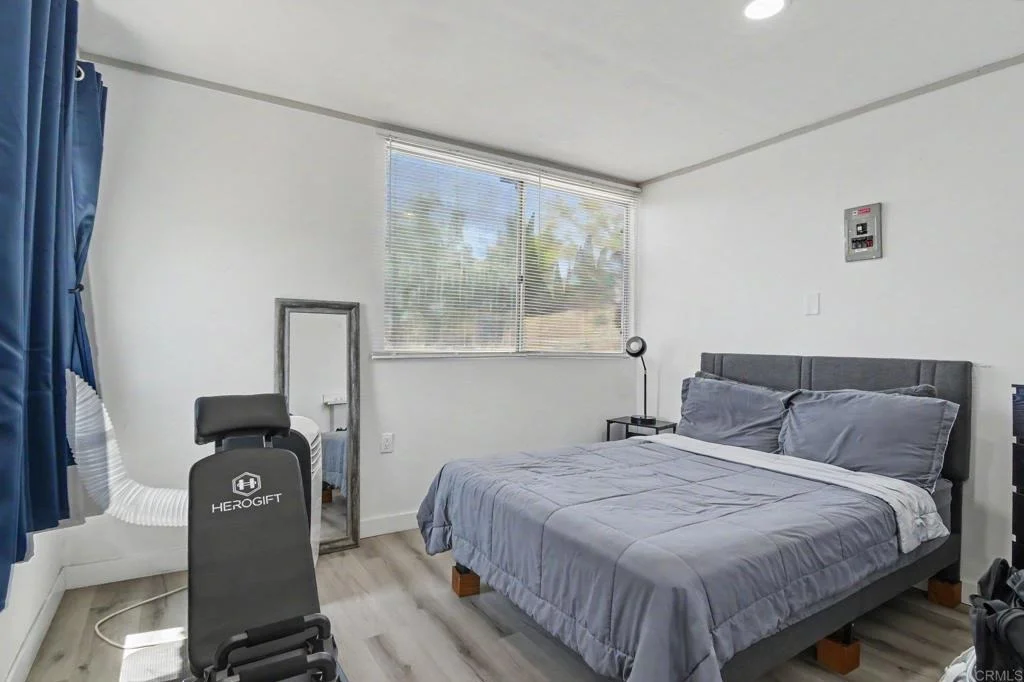 Photo of 2610 Helix St.