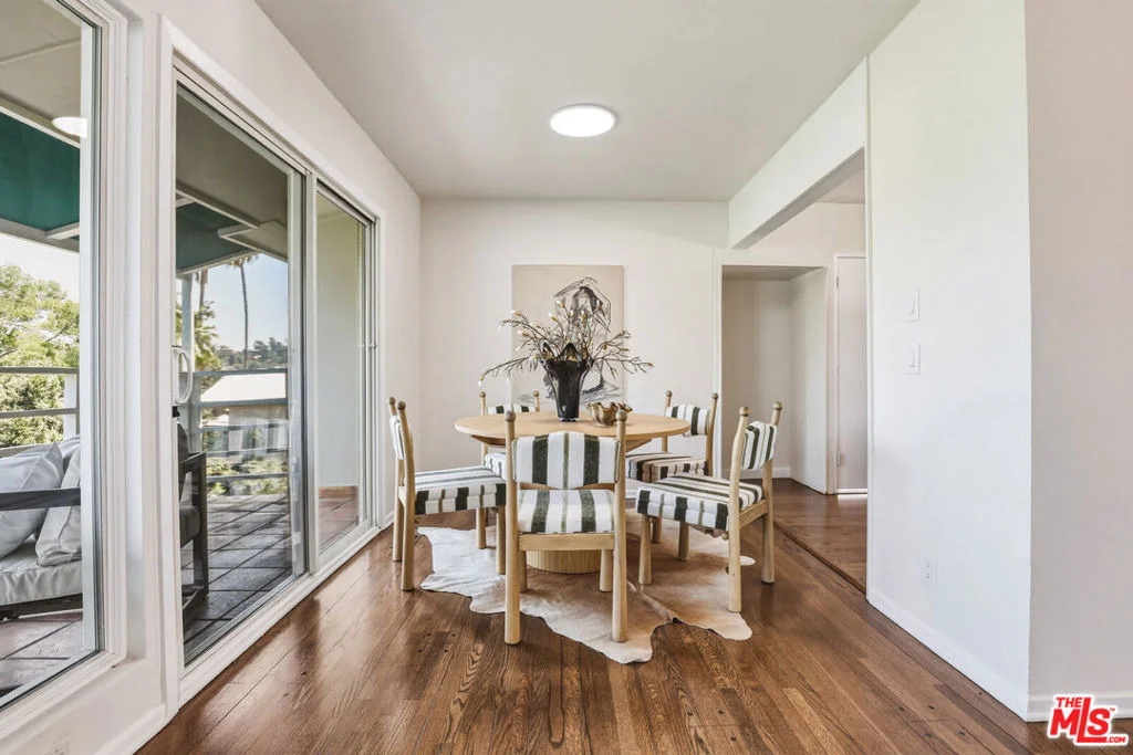 Photo of 2525 Ivanhoe Drive