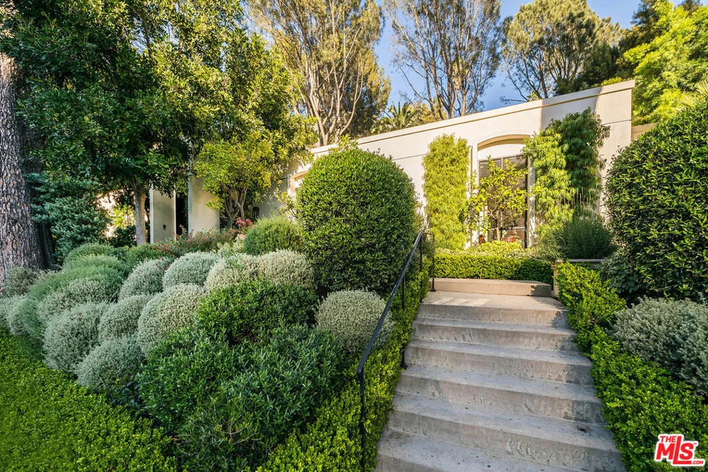 Photo of 1114 Sutton Way