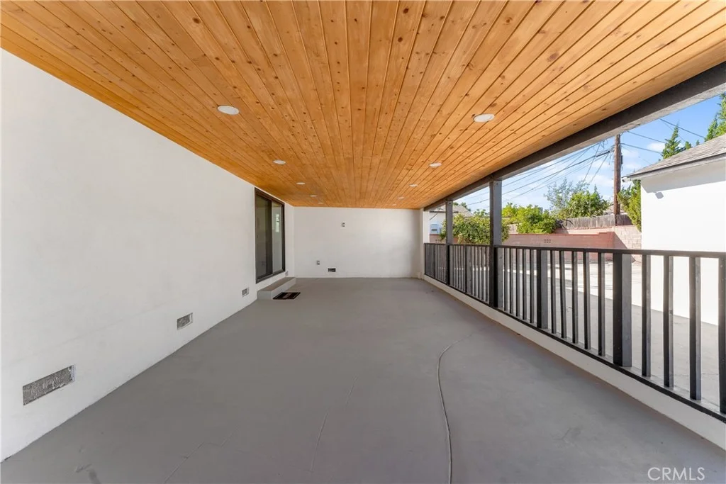Photo of 8908 8910 Lev Avenue