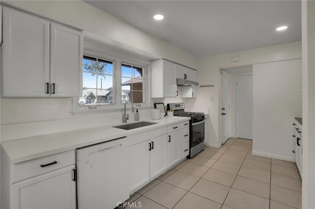 Photo of 7321 Colombia Drive