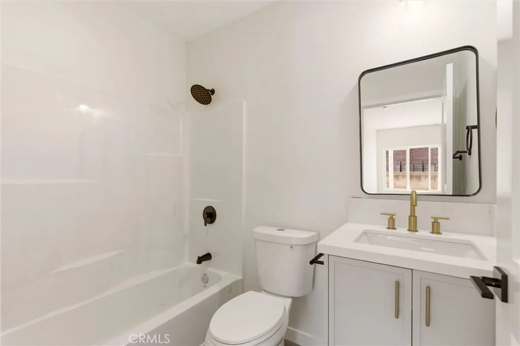 Photo of 2151 Euclid