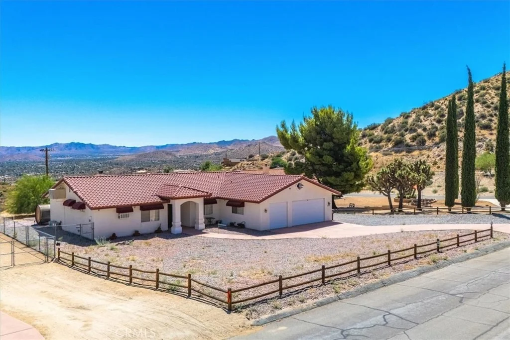 Photo of 7495 Canyon Drive