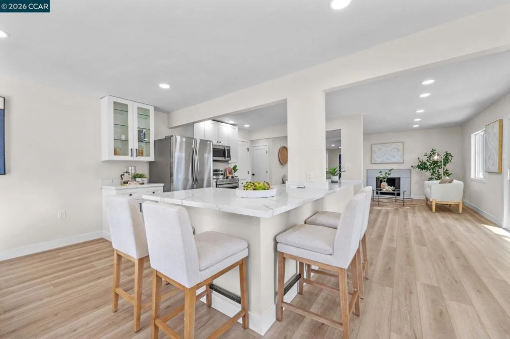 Photo of 2697 Mayfair