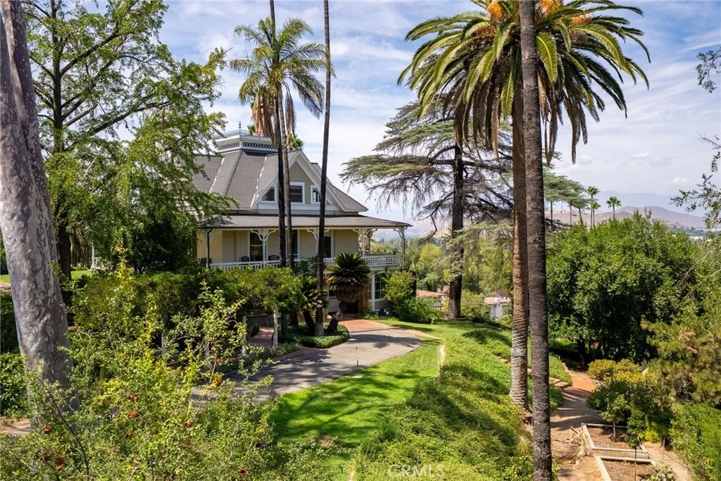 Photo of 2812 Ivy
