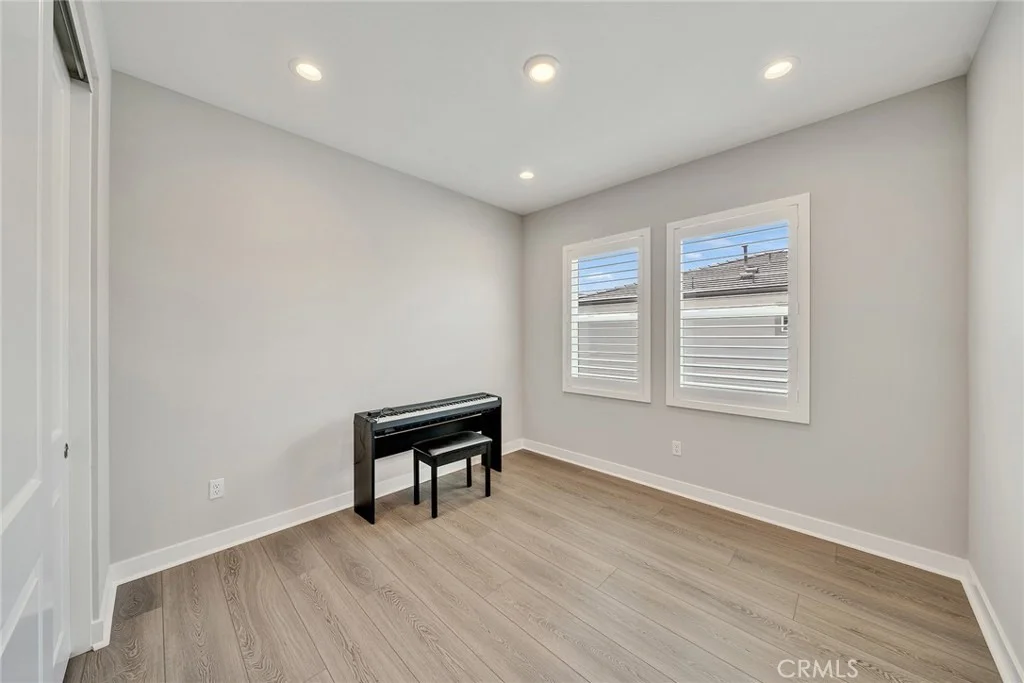 Photo of 220 Amber Oak