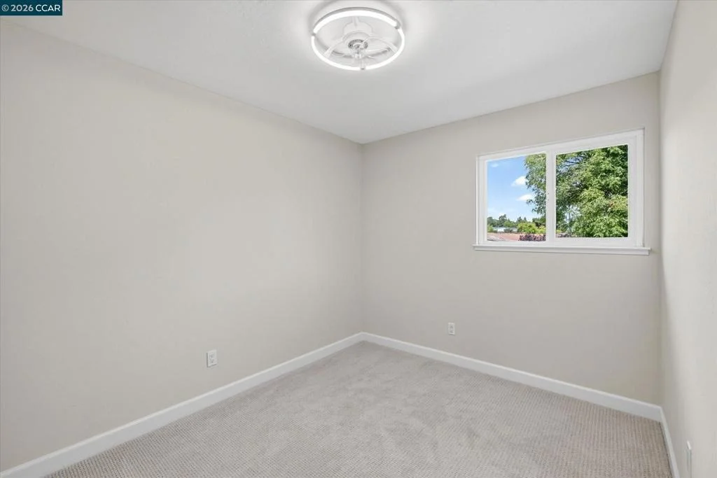 Photo of 584 Mission Pl