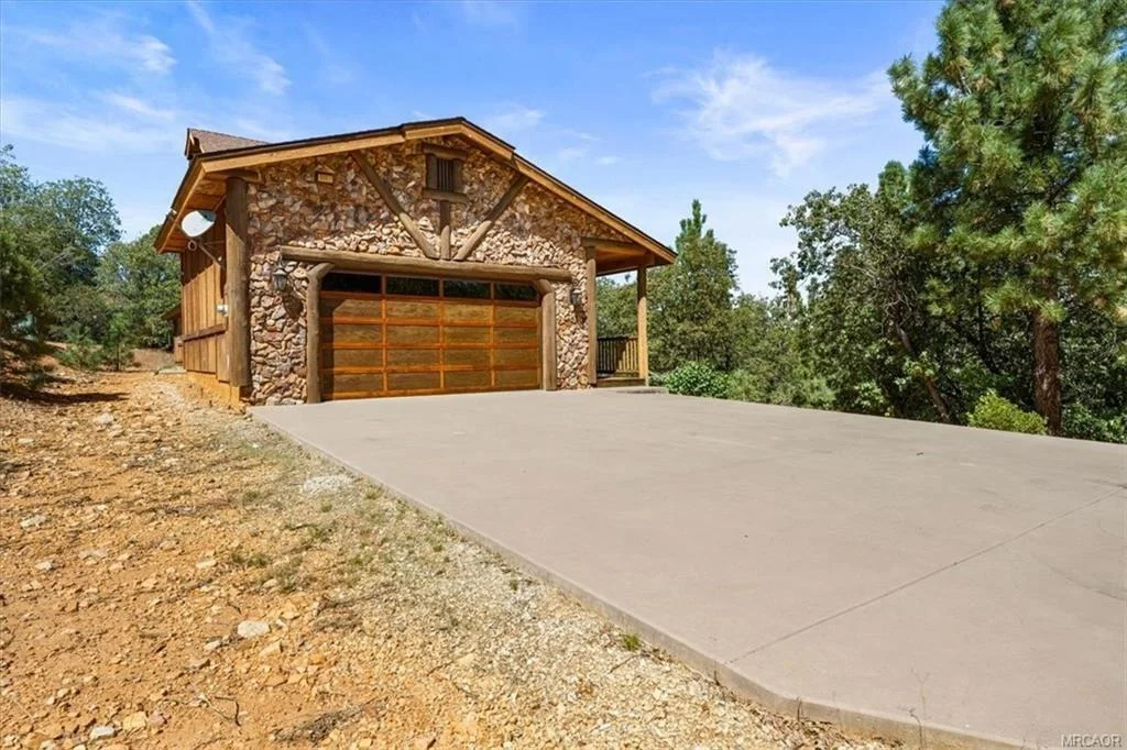 Photo of 1147 Alameda Road