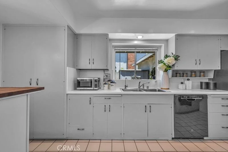Photo of 2221 S 4th Ave