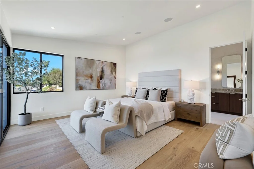 Photo of 408 Avenida Presidio