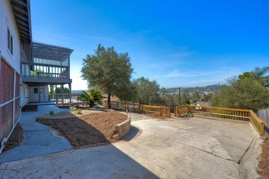 Photo of 2449 Primrose Ave