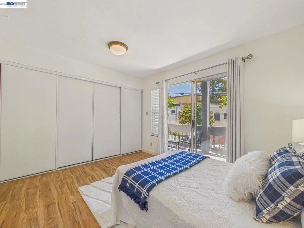 Photo of Unit 2 at 2201 Virginia St