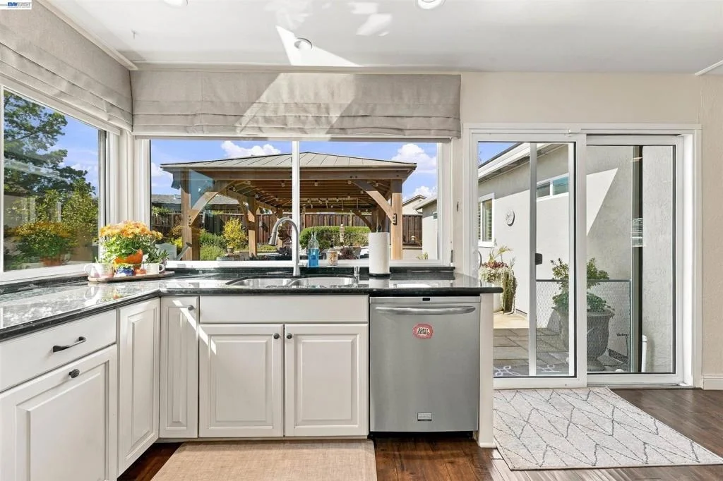 Photo of 3079 Bernard Ave