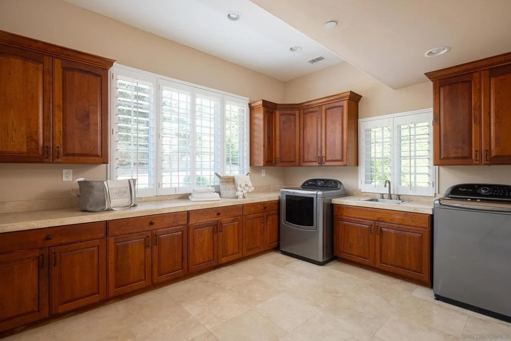 Photo of 15275 Eastvale Rd