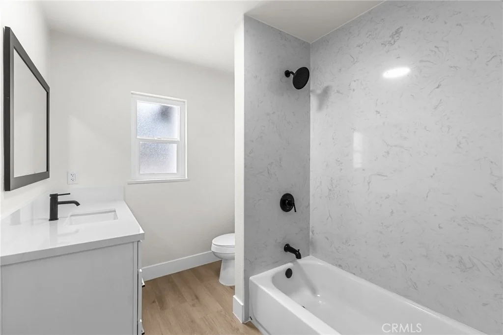 Photo of 736 N Walnut Avenue