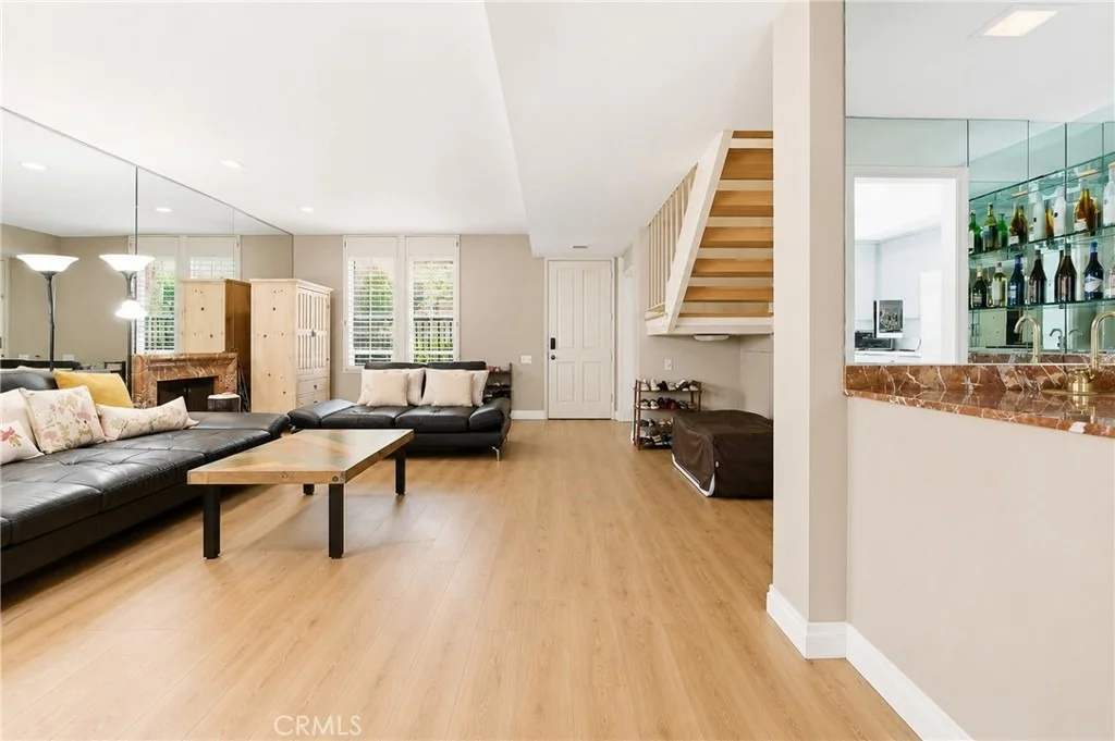 Photo of 651 Edith