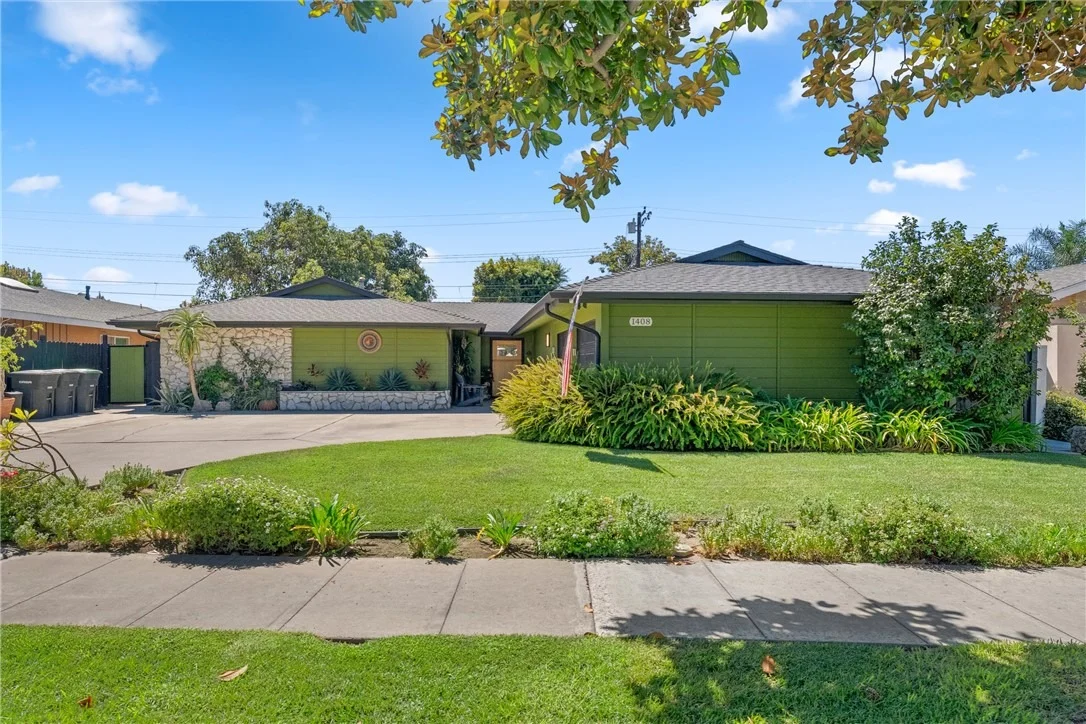Photo of 1408 E Fairway Dr