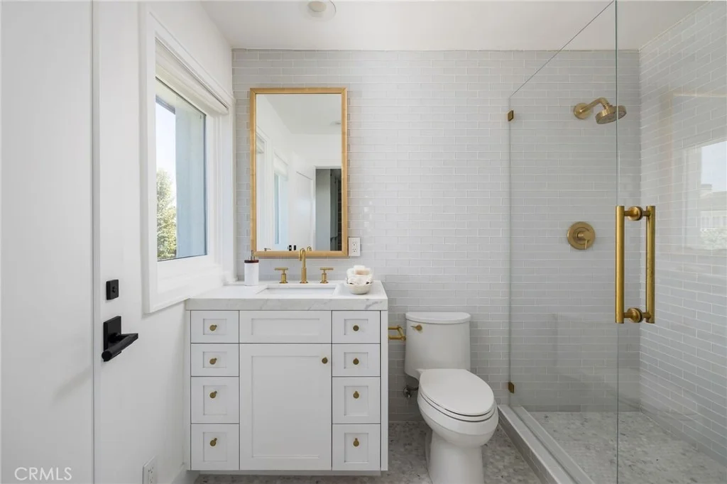 Photo of 2572 Bayshore Drive