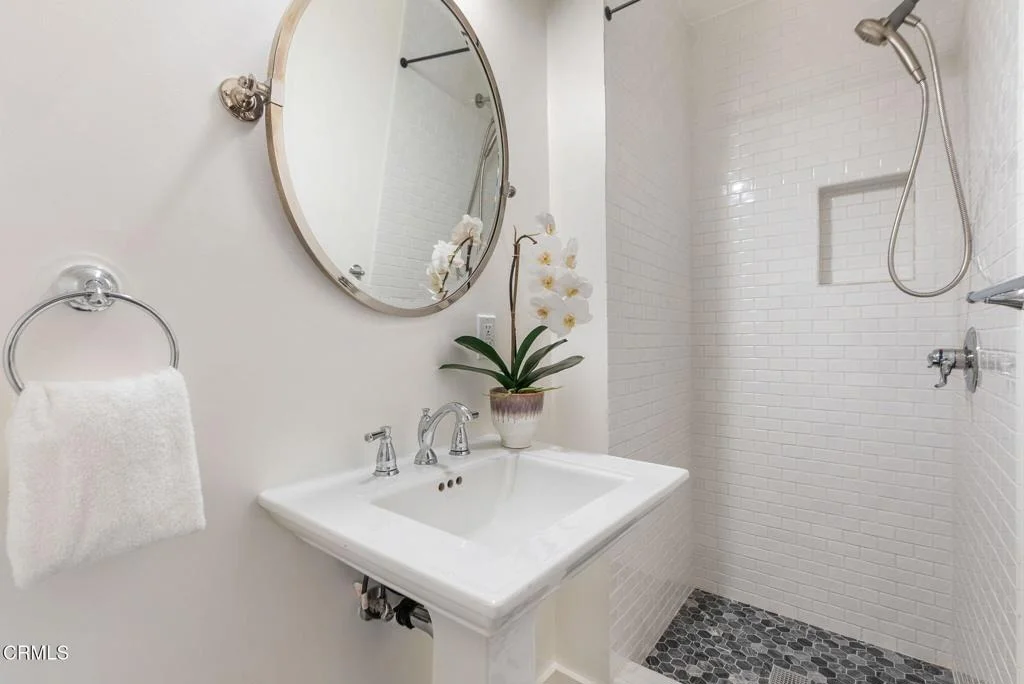 Photo of 1102 Bella Vista Avenue