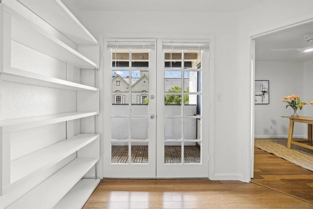 Photo of 558 E Ave