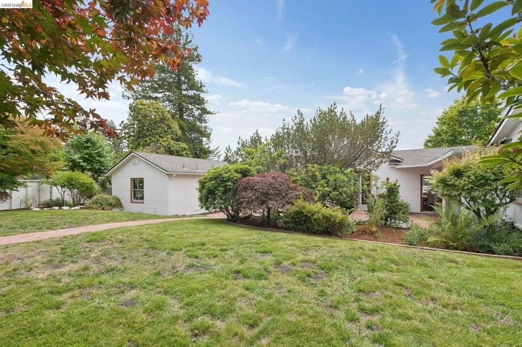 Photo of 798 Creston Rd