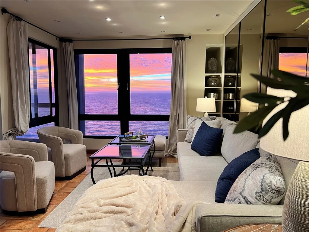 Photo of Unit 307 at 575 Esplanade