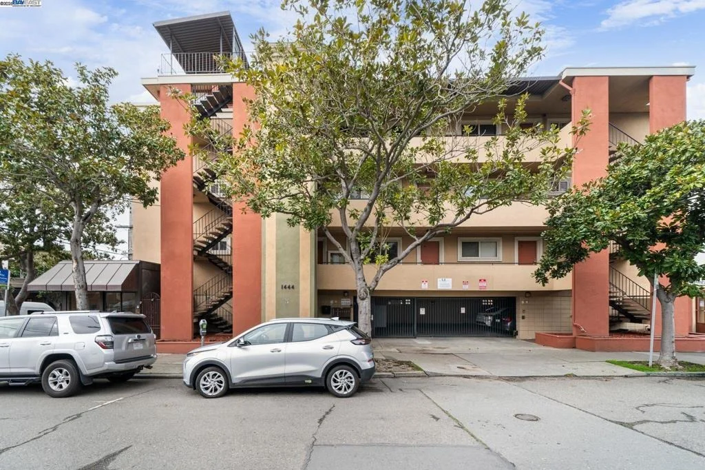 Photo of 1444 Walnut St