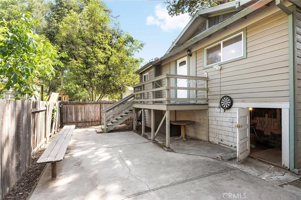 Photo of 414 W 6th Street