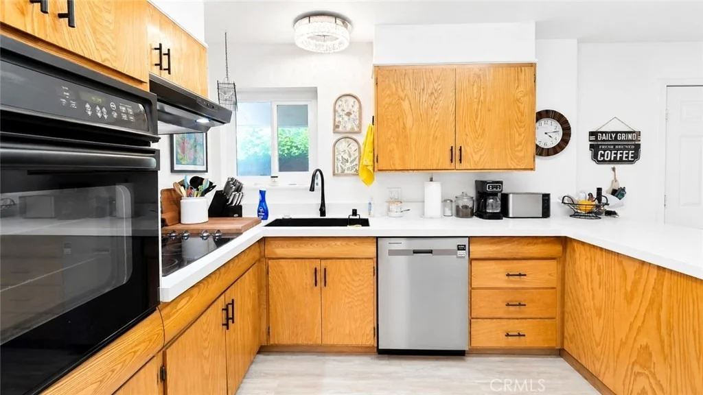 Photo of 180 Nina Avenue