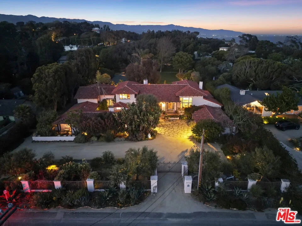 Photo of 7332 Birdview Avenue