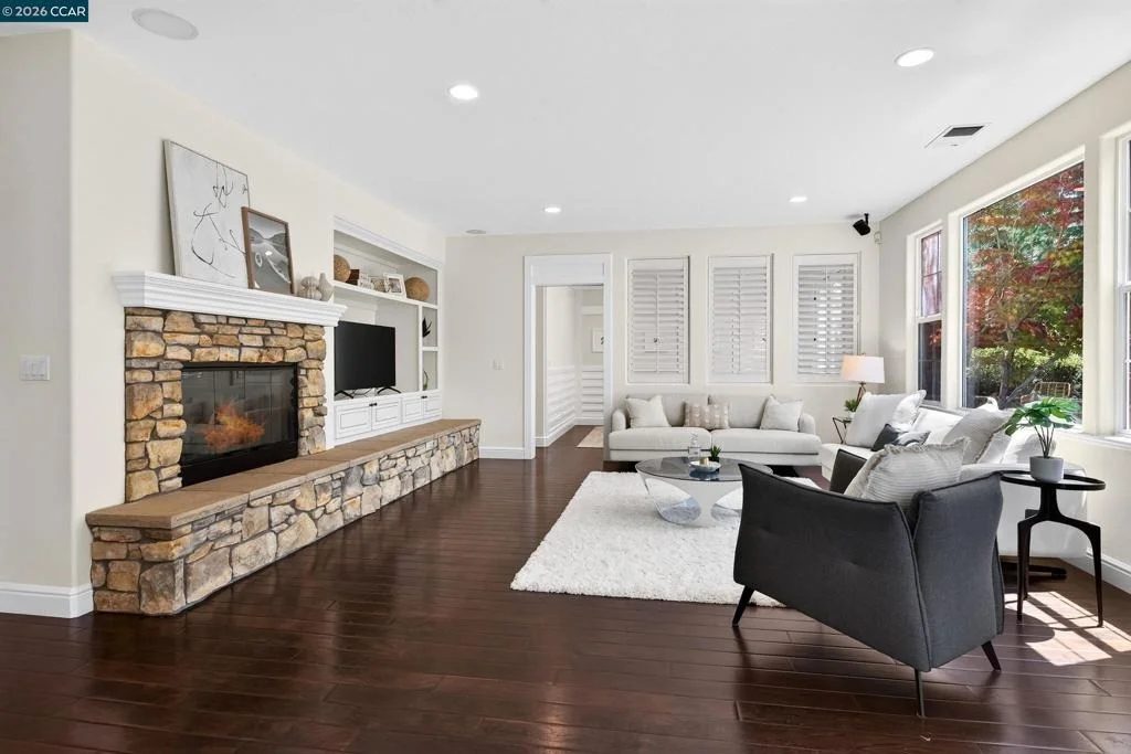 Photo of 3086 Hastings Way