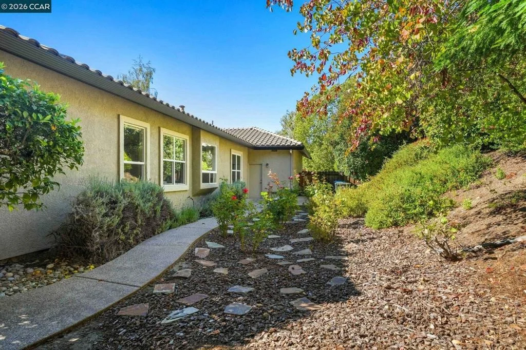 Photo of 110 Forest Hill Dr