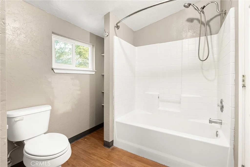 Photo of 414 W 6th Street