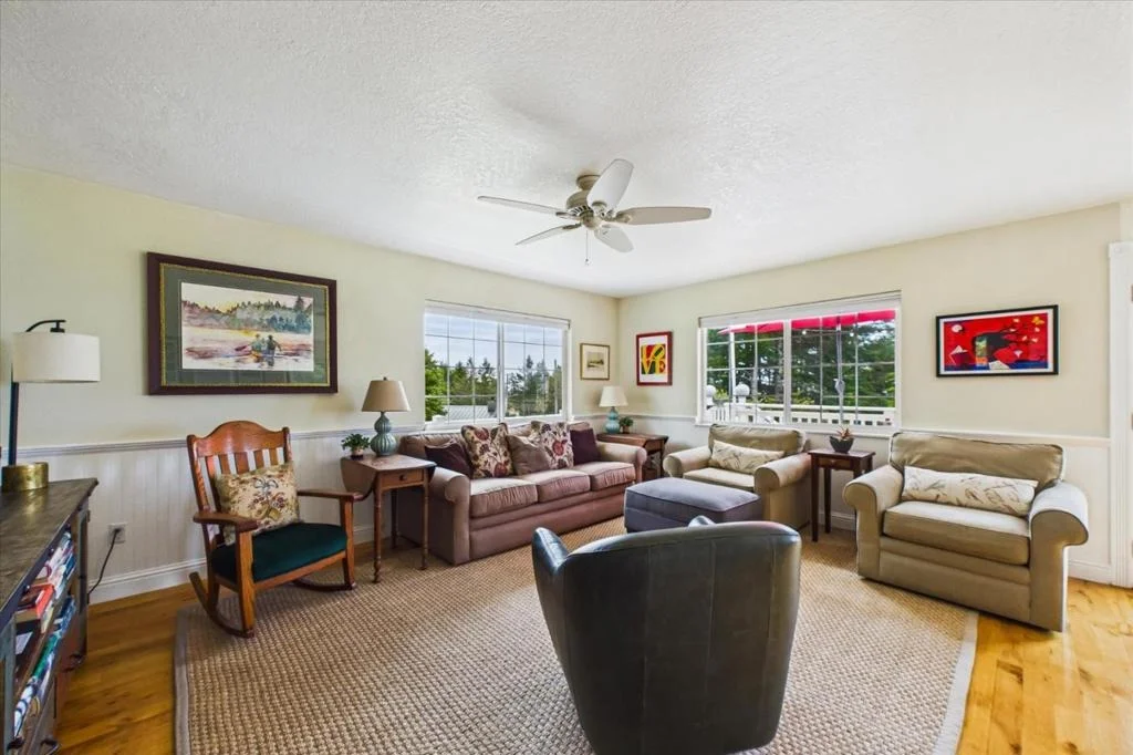 Photo of 520 Redwood Road