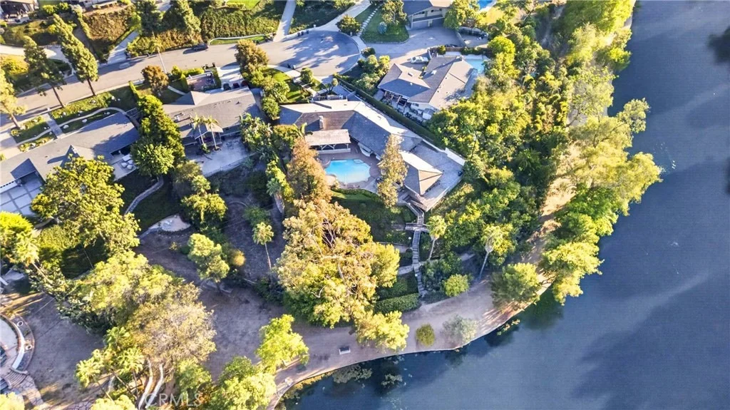 Photo of 619 Lakeside