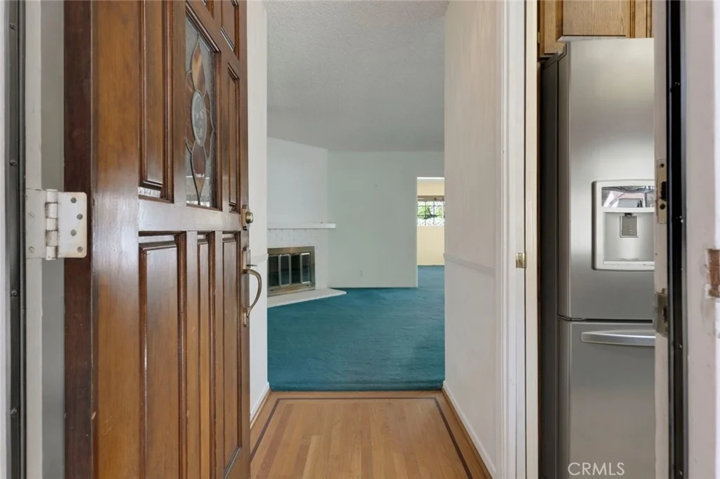 Photo of 10025 Roscoe Boulevard
