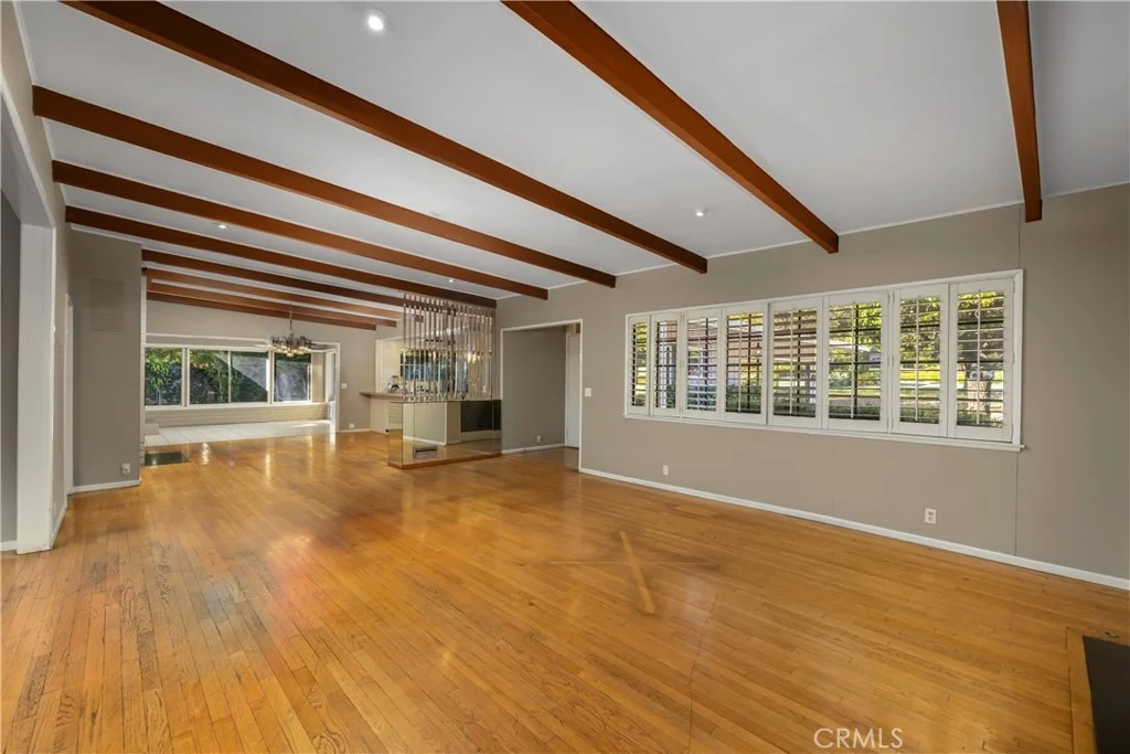 Photo of 595 Rim Road