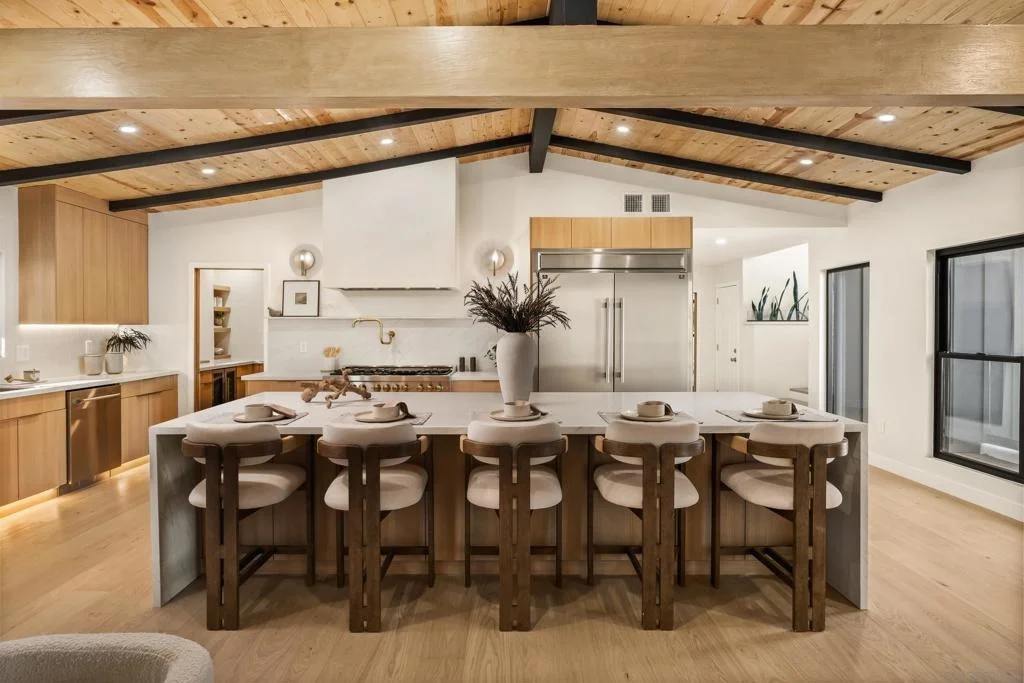 Photo of 3992 La Cresta