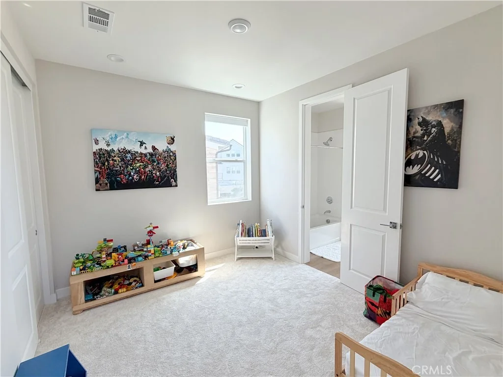 Photo of 331 Newton