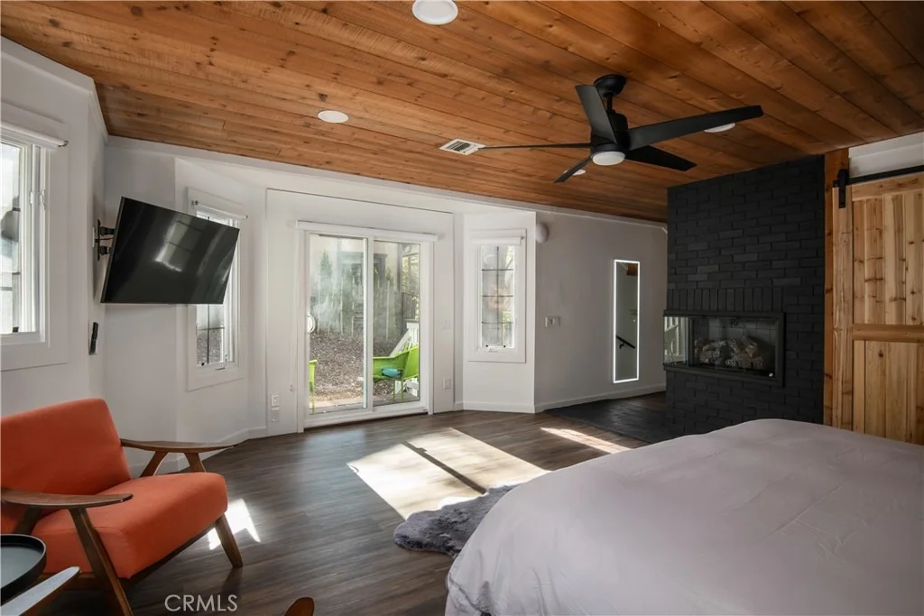 Photo of 1037 Beaver