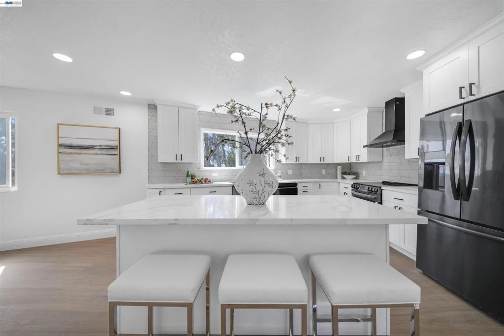 Photo of 1069 Central Blvd