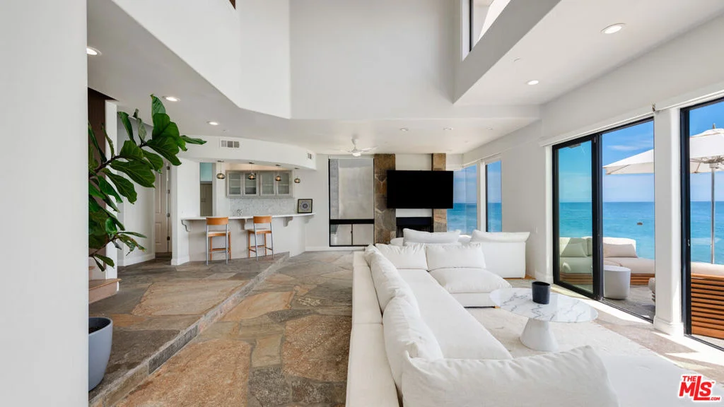 Photo of 25252 Malibu Road