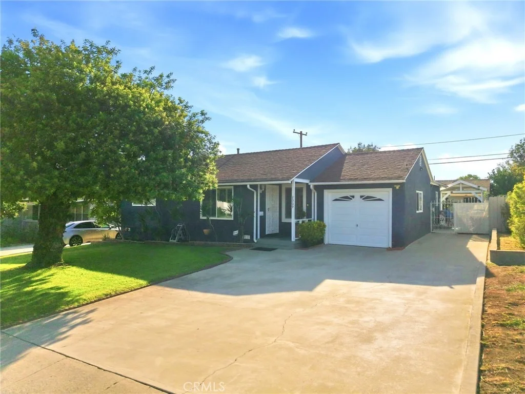 Photo of 2009 Graylock Avenue